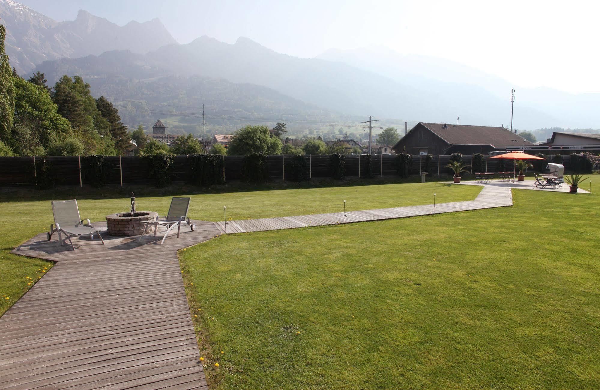 Swiss Heidi Hotel Майенфельд Экстерьер фото